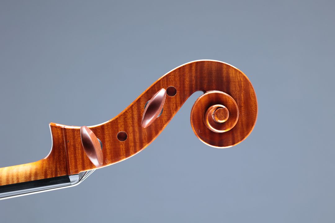 Leonhardt Rainer W. - Mittenwald Anno 2025 - Goldener Gigant - C-419